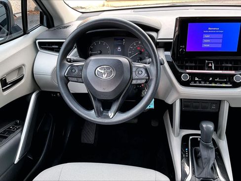Certified 2024 Toyota Corolla Cross L image 5
