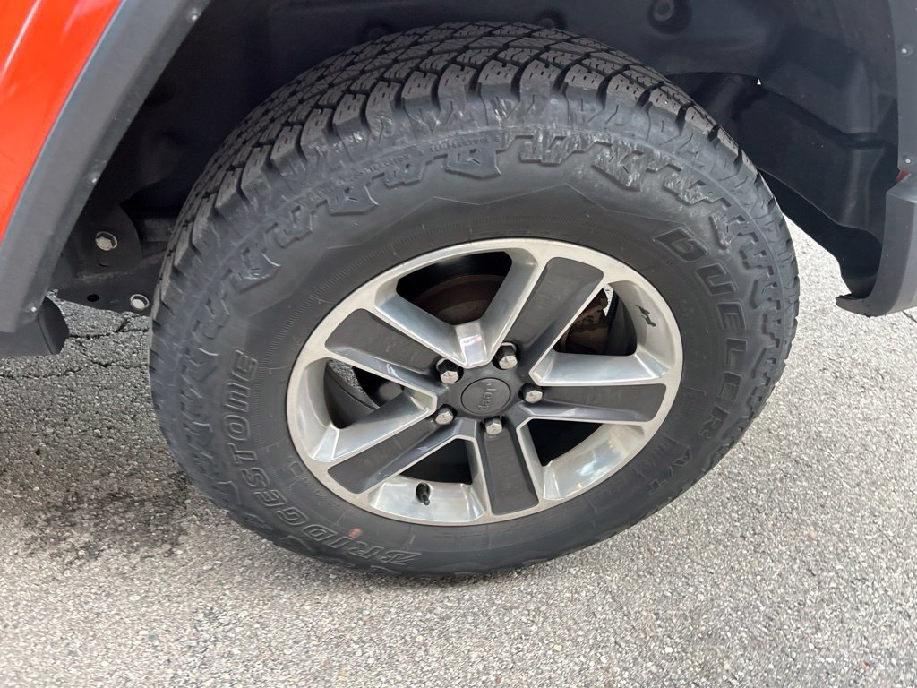 Used 2018 Jeep Wrangler Unlimited Sahara AWD/4WD image 12