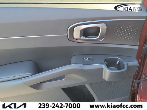 Certified 2025 Kia Sorento S w/ Panoramic Sunroof Package FWD image 14