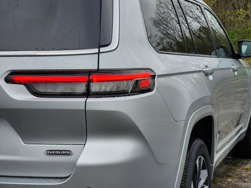 New 2025 Jeep Grand Cherokee L Overland image 18
