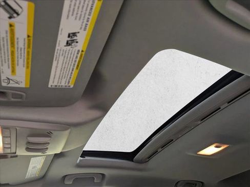 Used 2019 Chevrolet Trax Premier image 16