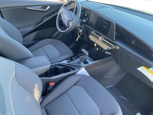 New 2026 Kia Niro LX image 10
