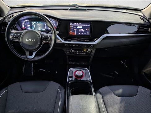 Used 2022 Kia Niro EX image 17