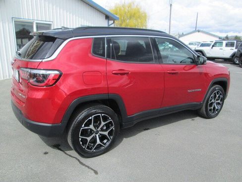 Used 2025 Jeep Compass Limited AWD/4WD image 6