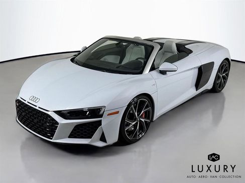 Used 2021 Audi R8 V10 w/ Premium Package image 4