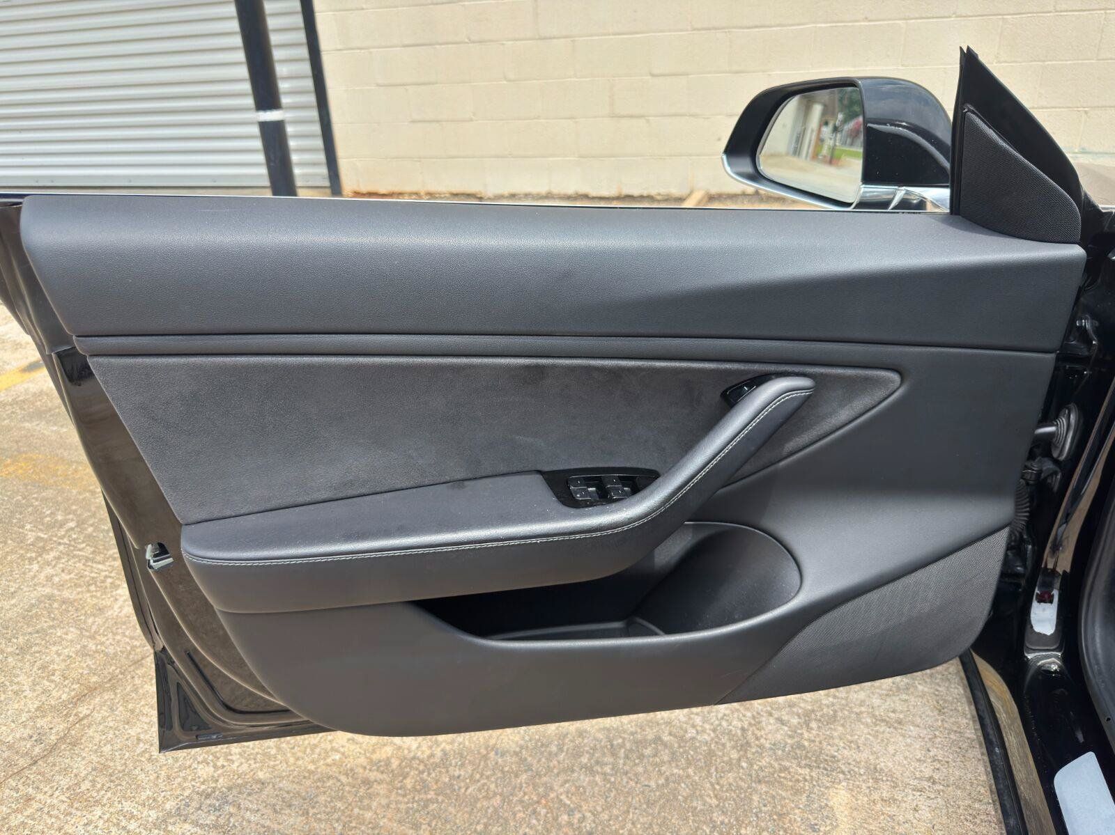 Used 2018 Tesla Model 3 Long Range RWD image 40