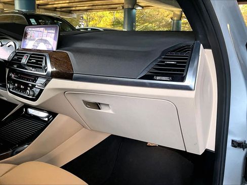 Used 2019 BMW X3 sDrive30i w/ Premium Package image 18