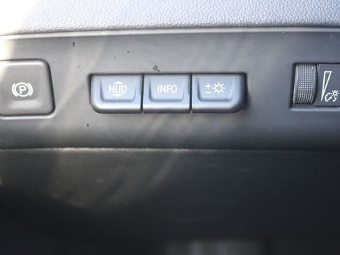 Used 2024 Buick Enclave Premium image 42