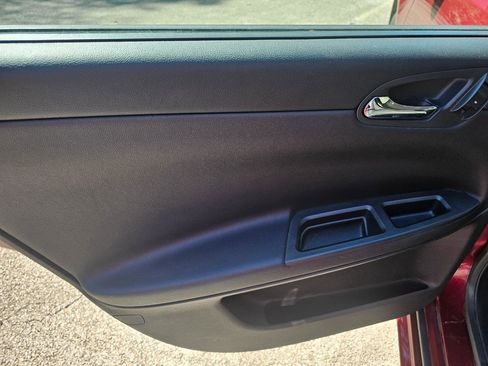 Used 2010 Chevrolet Impala LT w/ Luxury Edition Package image 20