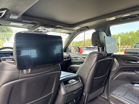 Used 2022 Cadillac Escalade Sport Platinum AWD/4WD image 20