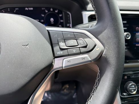 Used 2022 Volkswagen Atlas Cross Sport SE FWD image 22