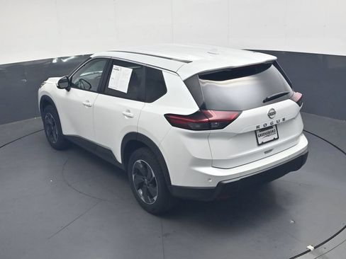 Used 2025 Nissan Rogue SV FWD image 36