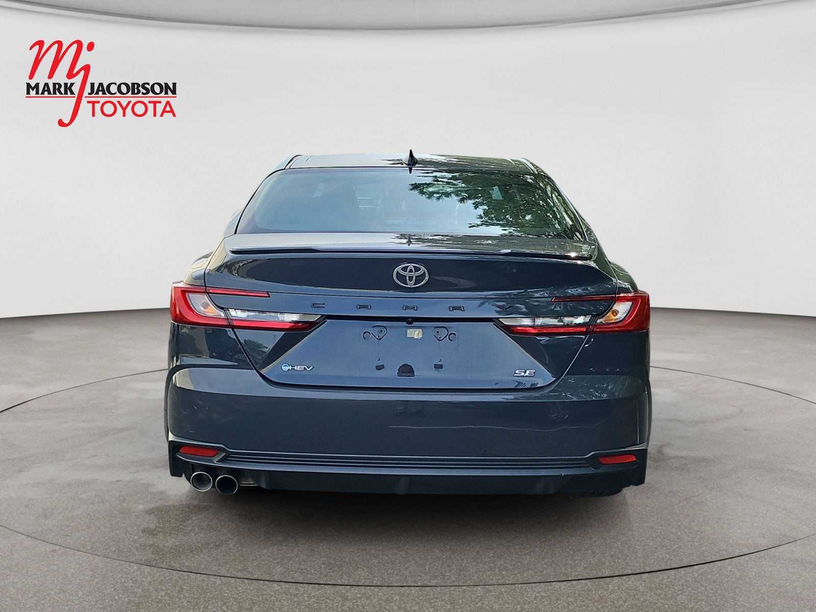 Used 2025 Toyota Camry SE FWD image 11