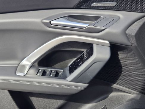 Certified 2025 Audi Q5 Prestige image 28