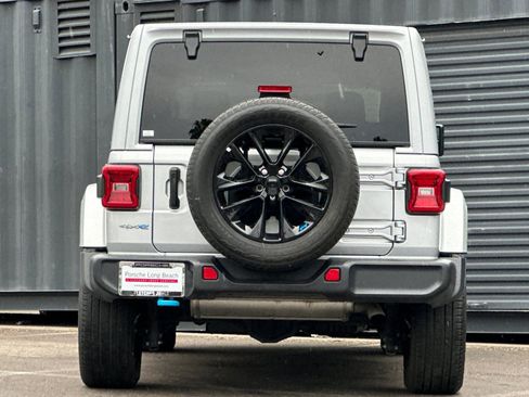 Used 2023 Jeep Wrangler Sahara image 7