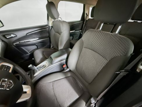 Used 2020 Dodge Journey SE w/ SE Popular Equipment Group image 24