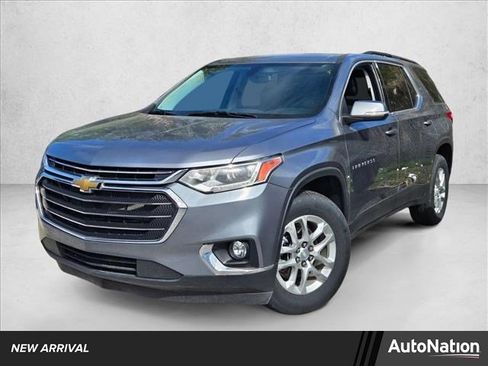 Used 2021 Chevrolet Traverse LT image 1