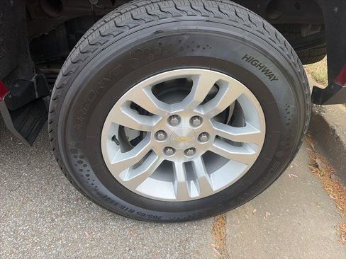 Used 2018 Chevrolet Silverado 1500 LT w/ All Star Edition image 11