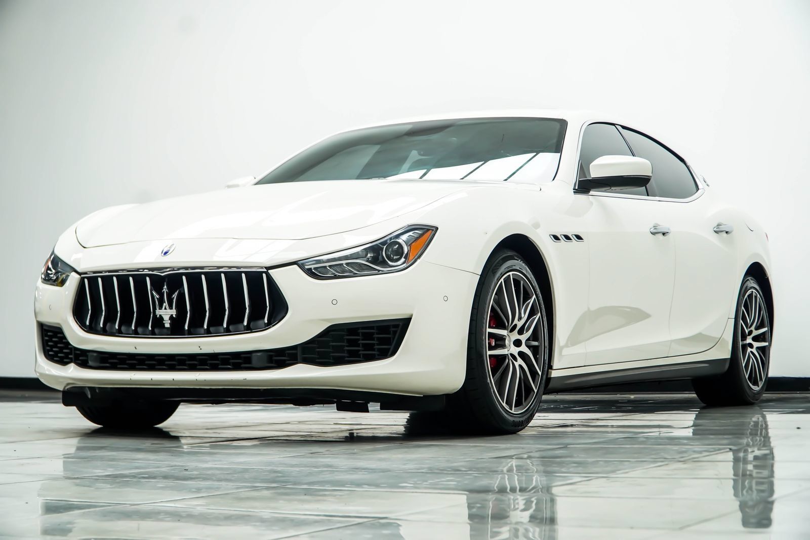 Used 2019 Maserati Ghibli S Q4 AWD/4WD image 10
