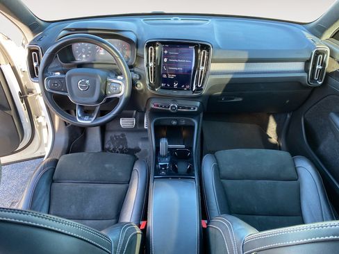 Used 2019 Volvo XC40 T5 R-Design AWD/4WD image 12