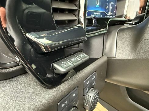 Used 2025 Chevrolet Silverado 2500 ZR2 w/ Technology Package image 23