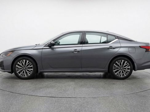 Used 2025 Nissan Altima 2.5 SV image 5