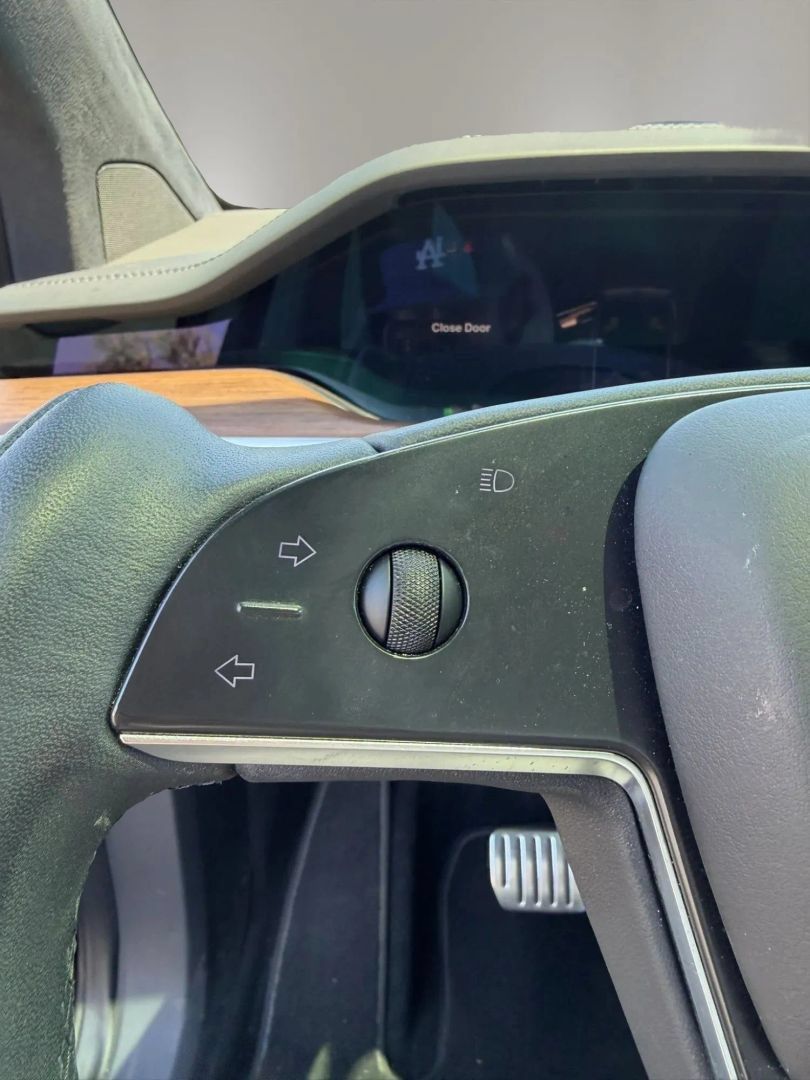 Used 2022 Tesla Model X AWD/4WD image 23