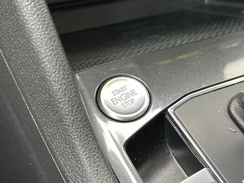 Used 2021 Volkswagen Tiguan S image 24