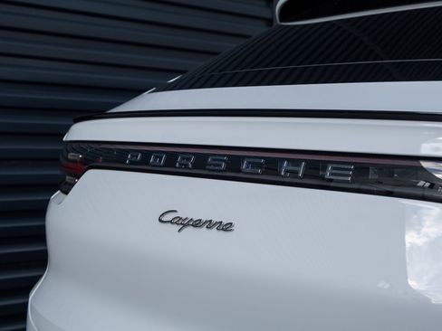 Certified 2023 Porsche Cayenne Coupe image 39