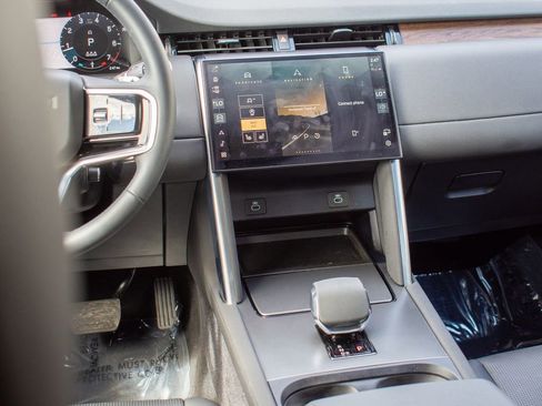 Used 2024 Land Rover Discovery Sport S image 21