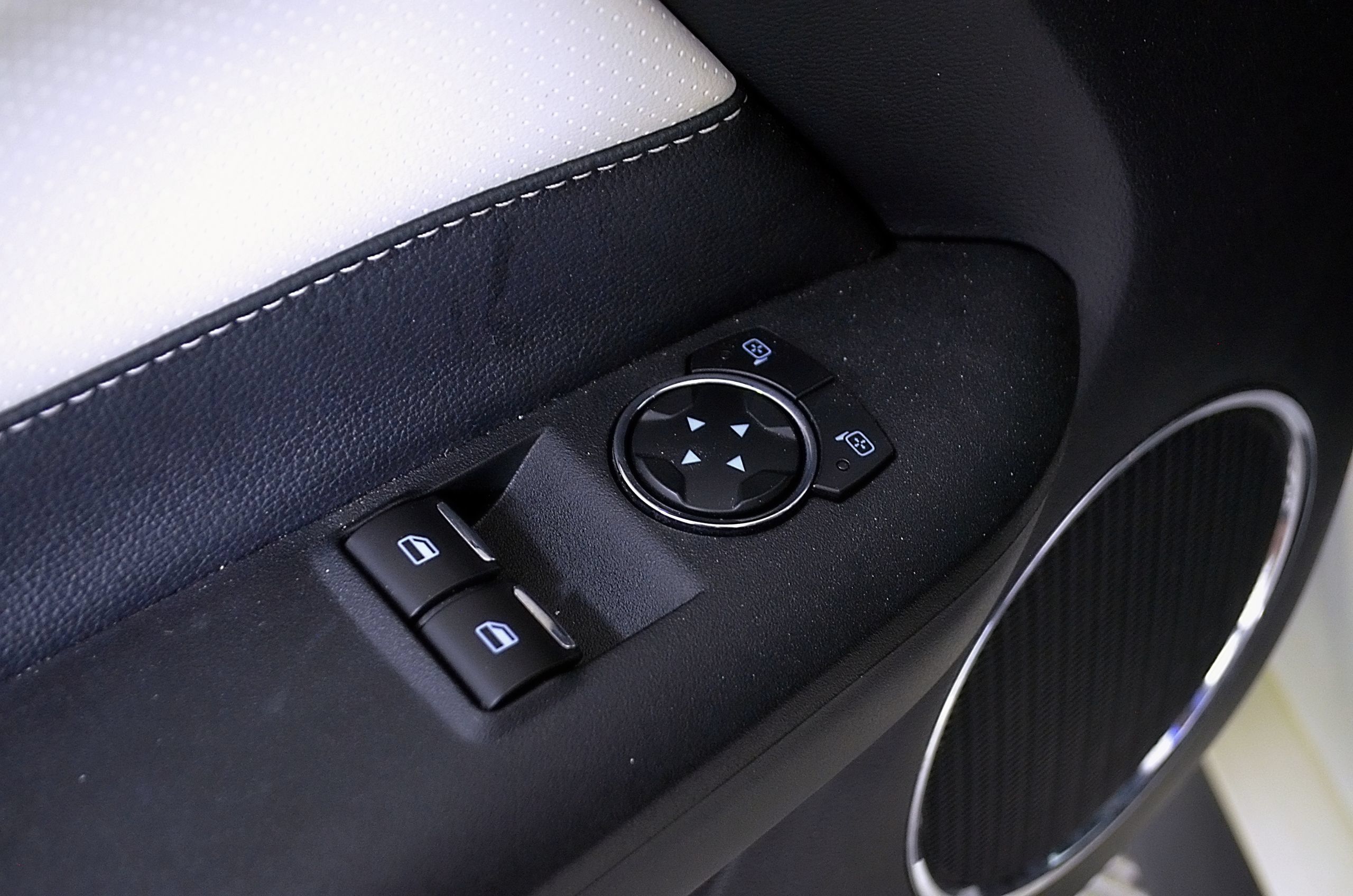 Used 2015 Ford Mustang 50 Years RWD image 16