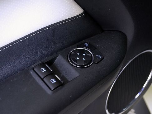 Used 2015 Ford Mustang 50 Years RWD image 16