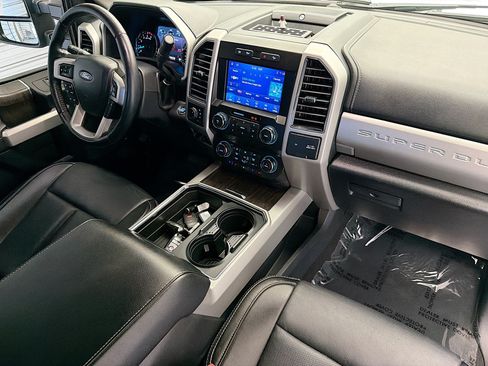 Used 2021 Ford F250 Lariat w/ Lariat Ultimate Package AWD/4WD image 12