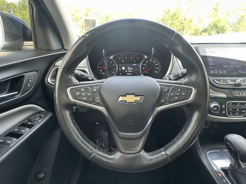 Used 2022 Chevrolet Equinox LT FWD image 25
