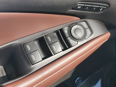Used 2019 Buick Enclave Avenir w/ Avenir Technology Package AWD/4WD image 17