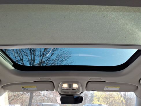 Certified 2025 Volvo XC60 B5 Plus AWD/4WD image 15