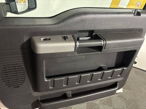 Used 2016 Ford F250 Lariat w/ Lariat Ultimate Package AWD/4WD image 18