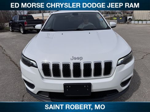 Used 2020 Jeep Cherokee Latitude w/ Cold Weather Group image 2