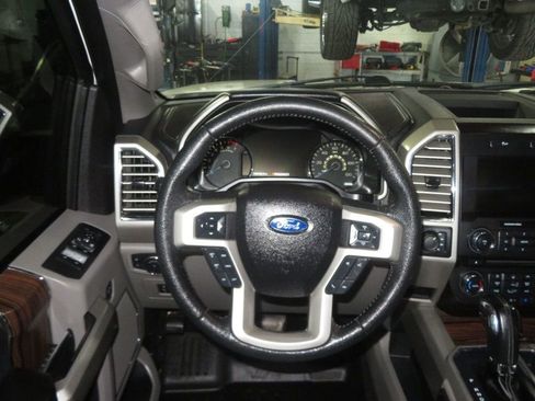 Used 2015 Ford F150 Lariat AWD/4WD image 39