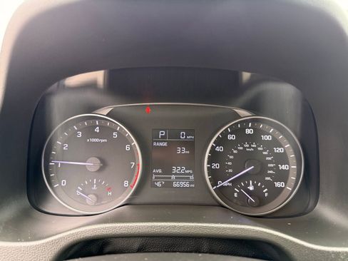 Used 2017 Hyundai Elantra SE image 19