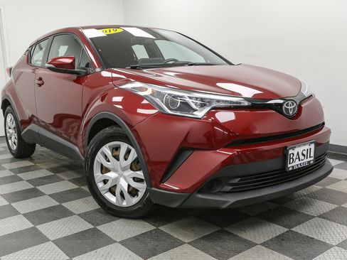 Used 2019 Toyota C-HR LE image 2