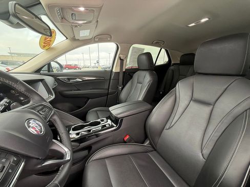 Used 2023 Buick Envision Essence image 28