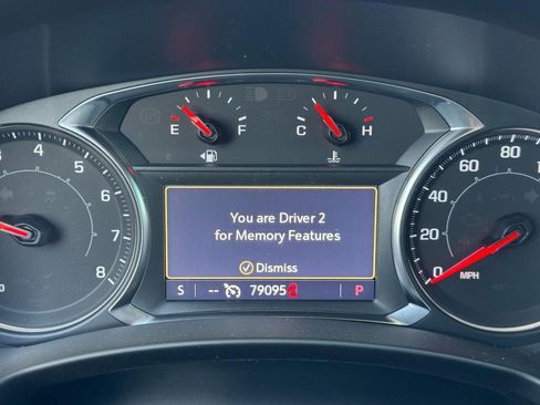 Used 2023 GMC Terrain SLT w/ Elevation Edition image 25