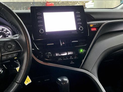 Used 2023 Toyota Camry SE image 8