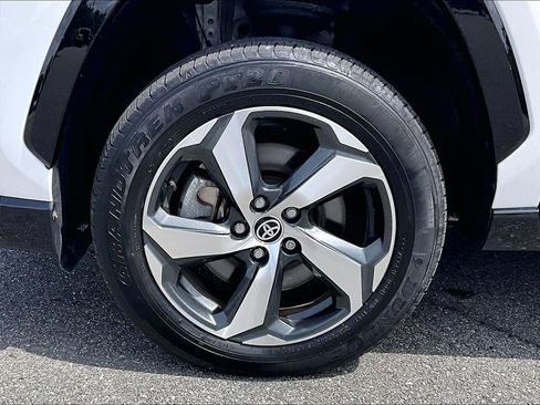 Used 2023 Toyota RAV4 SE w/ Weather & Moonroof Package AWD/4WD image 7