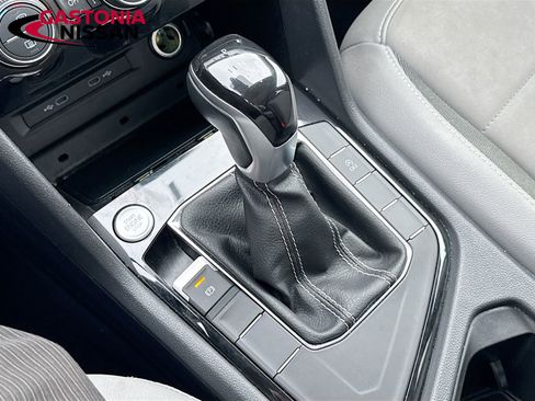 Used 2024 Volkswagen Taos SE image 21