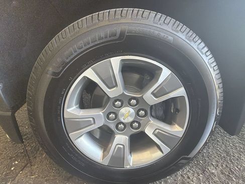 Used 2018 Chevrolet Colorado Z71 AWD/4WD image 32