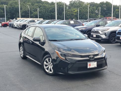 Certified 2025 Toyota Corolla LE FWD image 33