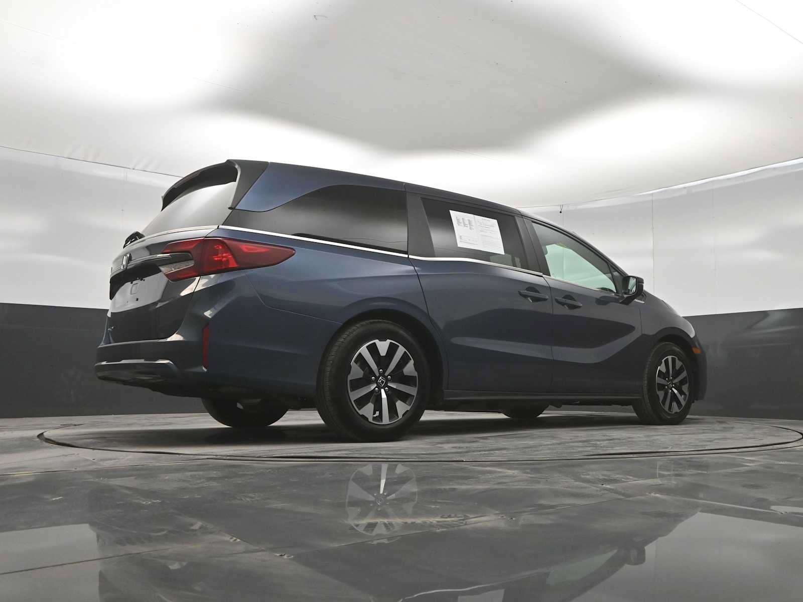 Used 2025 Honda Odyssey EX-L image 40