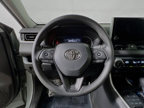 Used 2023 Toyota RAV4 XLE AWD/4WD image 18